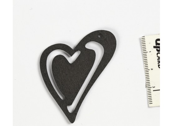 Happy Moments lille Skævt hjerte - sort